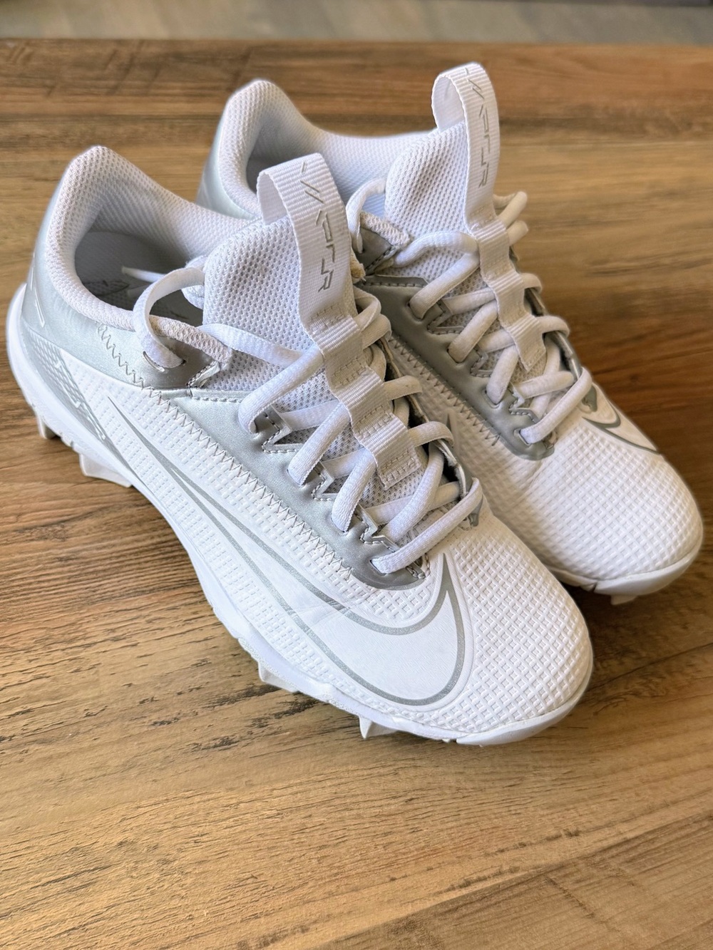 Nike - (GS) Nike Vapor Edge Shark 2 'White Metallic Silver'